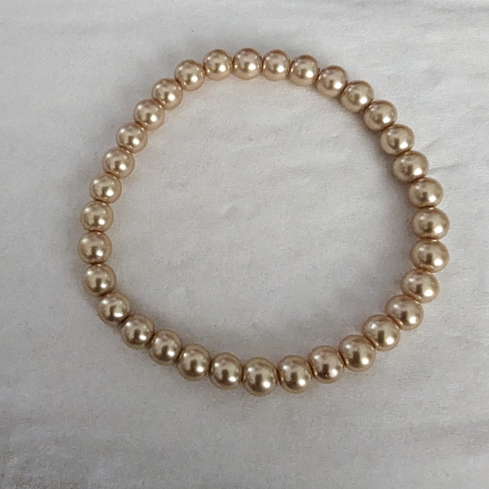 Elegant Gold Beaded Bracelet